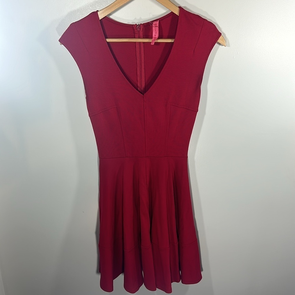 Eight Sixty Red Cap Sleeve Short Dress V-Neck XS Cocktail Flare